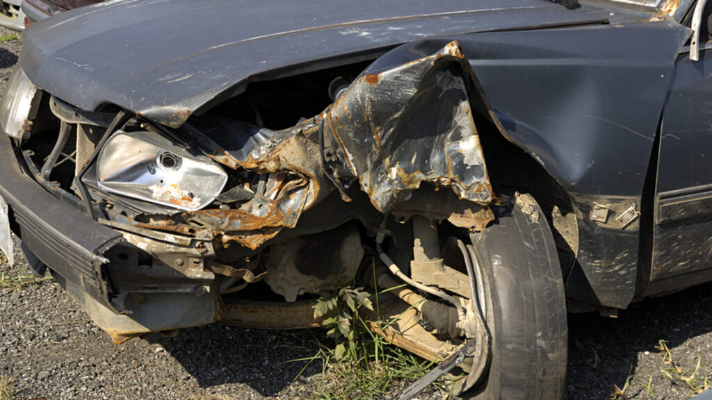 Junk Car for Cash: How Perth Residents Can Benefit from Car Wreckers?